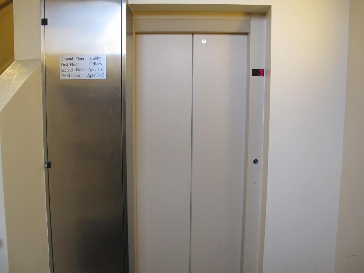 Churchill Two Bedroom Apartments With Free Parking And The Minster View ヨーク エクステリア 写真