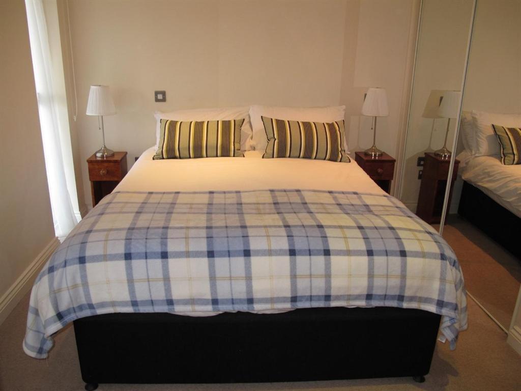 Churchill Two Bedroom Apartments With Free Parking And The Minster View ヨーク 部屋 写真